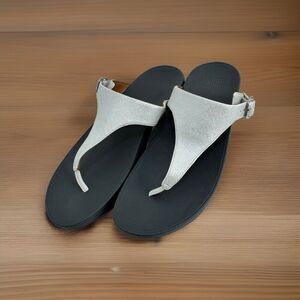 Women's Fitflop Skinny Deluxe Toe Thong Sandals Silver  Buckle Sz 11 458-011